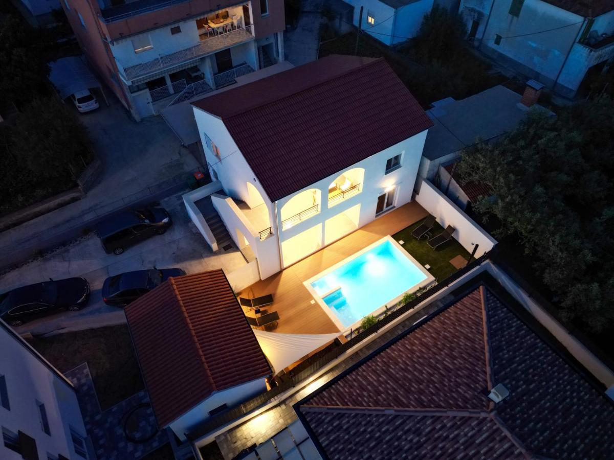 Bernie Apartments With A Pool Задар Екстериор снимка