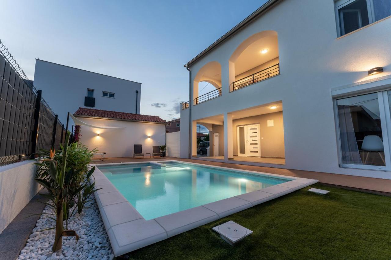 Bernie Apartments With A Pool Задар Екстериор снимка