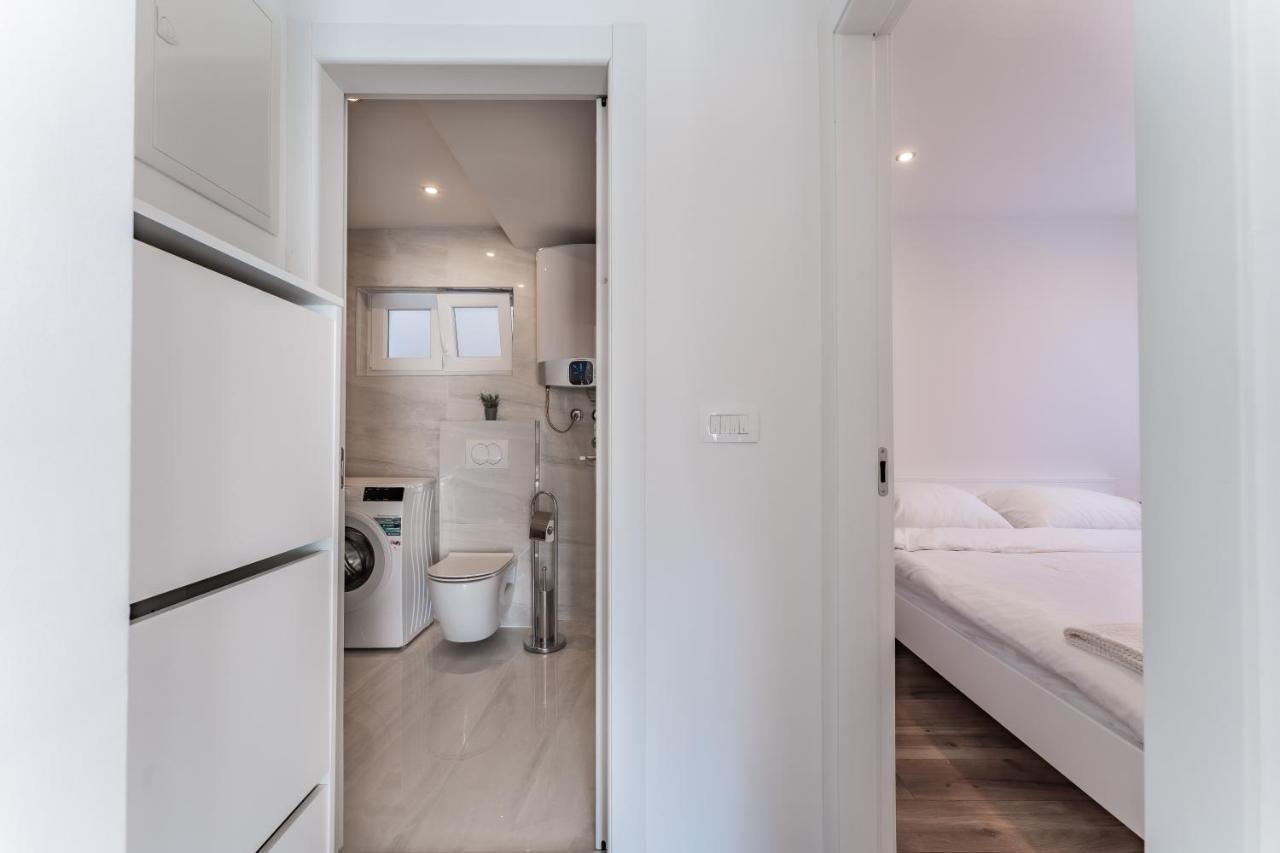 Bernie Apartments With A Pool Задар Екстериор снимка