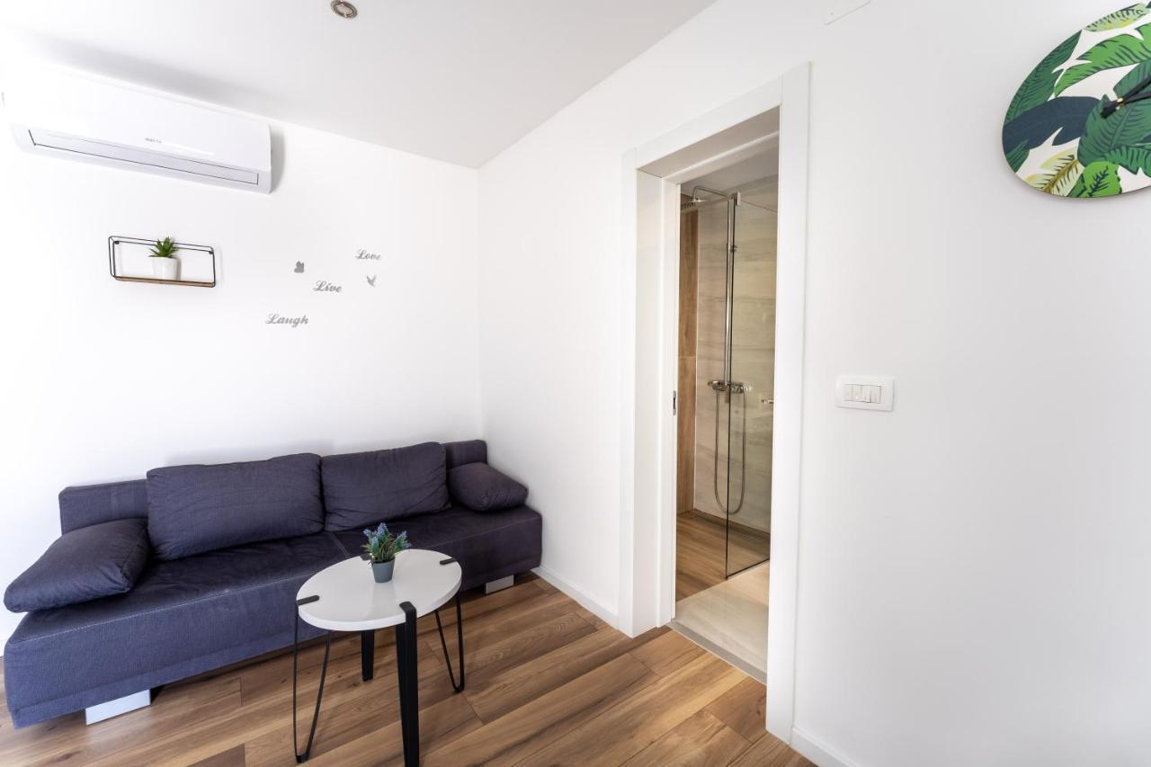 Bernie Apartments With A Pool Задар Екстериор снимка