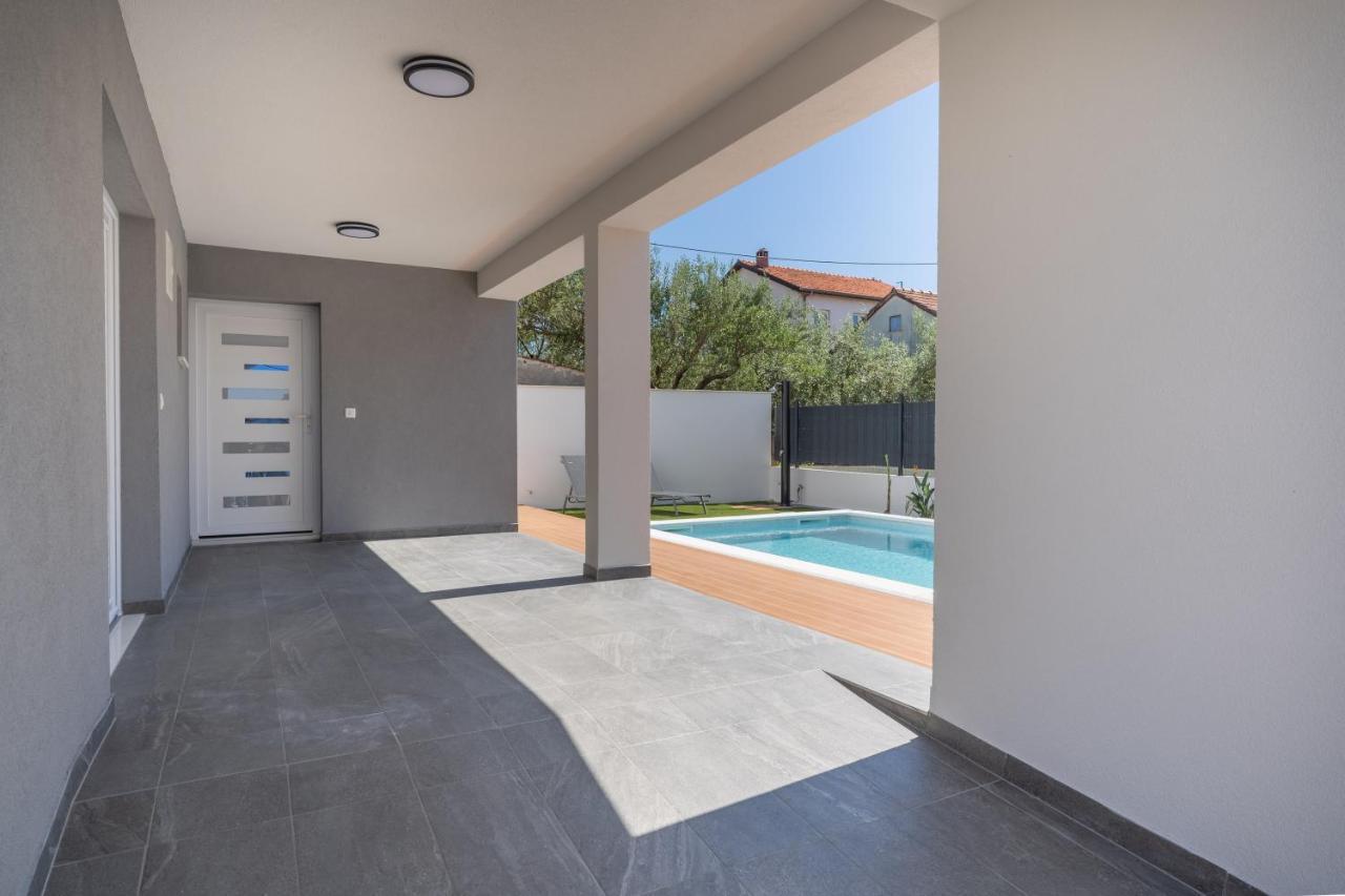 Bernie Apartments With A Pool Задар Екстериор снимка