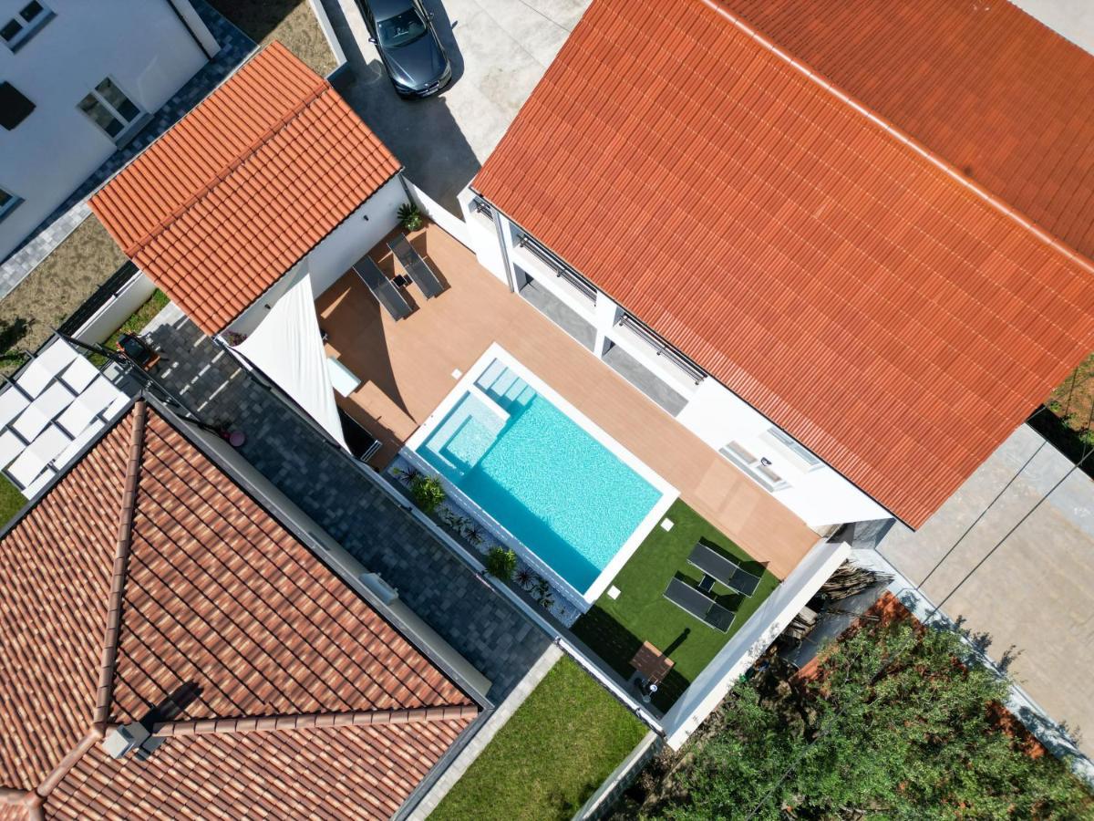 Bernie Apartments With A Pool Задар Екстериор снимка