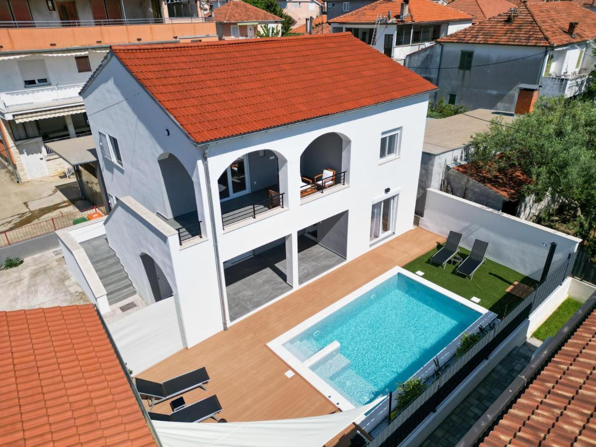 Bernie Apartments With A Pool Задар Екстериор снимка